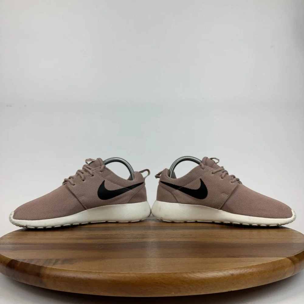 Womens Nike Roshe One Particle Pink Athletic Running Sneakers Shoes Size 6 M GUC